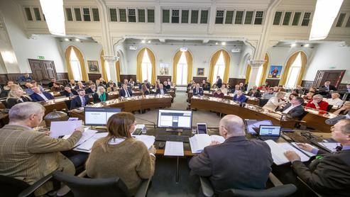 Kommunfullmäktige, Örebro. Genrebilder, ska visa majoriteten, oppositionen, presidiet och de ledande politikerna. 